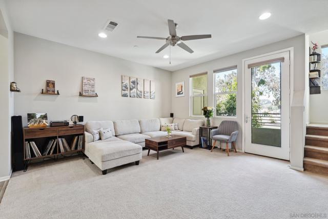 219 Antoni Gln, Escondido CA: https://media.crmls.org/mediaz/33018614-445d-4e84-8e23-e8d3e2dc4c67.jpg