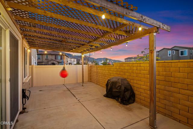 1926 S Pump House Lane, Santa Paula CA: https://media.crmls.org/mediaz/33020d2c-ba57-4f09-8959-445cd8ec7053.jpg
