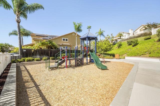 4867 Seascape Drive, Oceanside CA: https://media.crmls.org/mediaz/33020e2c-9dc5-40cc-9e7f-c03ed223a82e.jpg
