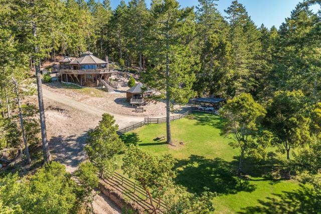200 S Ranch Road, Pescadero CA: https://media.crmls.org/mediaz/3302d5c0-9c4a-4598-ab99-83df3f75c433.jpg
