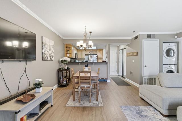 2530 Oak Road, Walnut Creek CA: https://media.crmls.org/mediaz/3302d71d-69e3-4bc2-8670-bc3a855d8c68.jpg