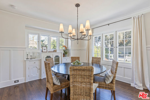 601 S Hudson Avenue, Pasadena CA: https://media.crmls.org/mediaz/33031f93-5fa3-4b71-a99b-aeefb074e73c.jpg