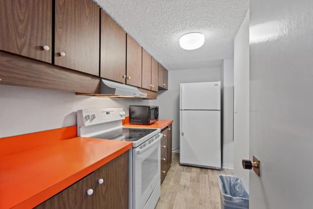 300 Davey Glen Road, Belmont CA: https://media.crmls.org/mediaz/330339c7-4ead-407d-8a02-5d8f45a3ddb2.jpg
