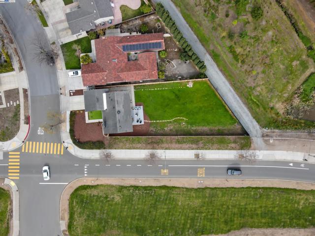 1300 Cirolero St, Milpitas CA: https://media.crmls.org/mediaz/33037770-9752-4688-9a95-75ed7273e8b3.jpg