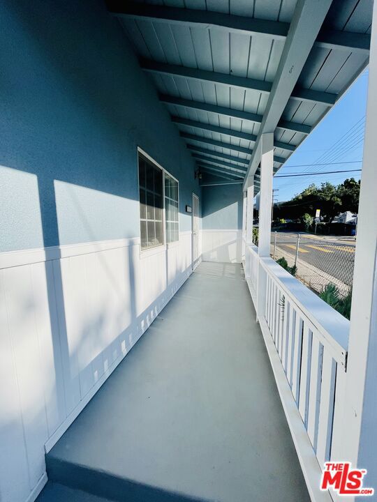 10704 Oro Vista Avenue, Sunland CA: https://media.crmls.org/mediaz/330377da-4e5d-401f-bdb4-d25f913abbe0.jpg