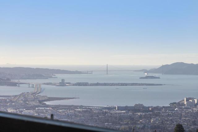 58 Villanova Drive, Oakland CA: https://media.crmls.org/mediaz/3304aca5-909b-4015-8cb7-704ee0023c6b.jpg