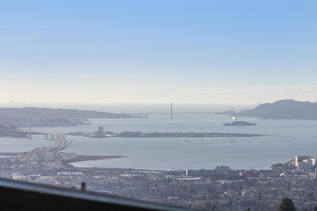 https://media.crmls.org/mediaz/3304aca5-909b-4015-8cb7-704ee0023c6b.jpg?preset=X-Large