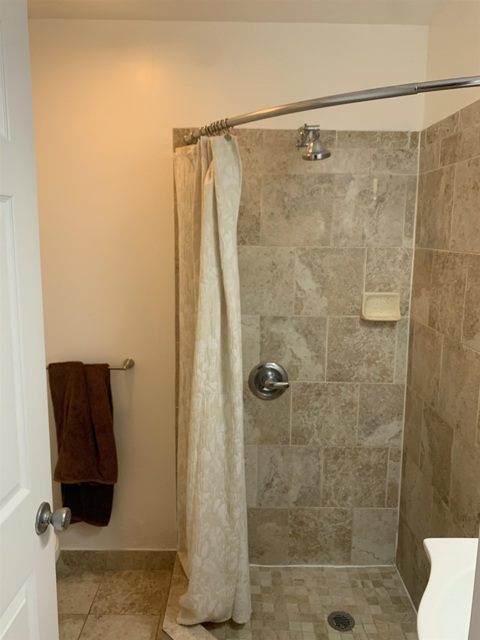 4515 Ewing Rd, Castro Valley CA: https://media.crmls.org/mediaz/33051c75-b02e-4a92-8998-adb05f0d1d6c.jpg