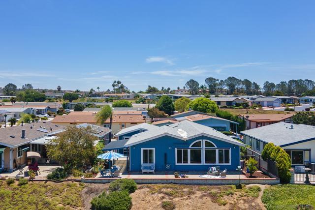 5188 Weymouth Way, Oceanside CA: https://media.crmls.org/mediaz/33059908-bf94-4571-afec-a8c25e639714.jpg