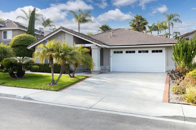 4772 Gateshead Road, Carlsbad CA: https://media.crmls.org/mediaz/330673c1-1abd-41cf-83a9-b063e3174fc0.jpg