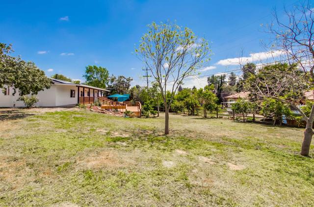 2167 Reineman Road, Fallbrook CA: https://media.crmls.org/mediaz/3306e076-88a5-48c4-9bae-c7a4cea6f2b1.jpg