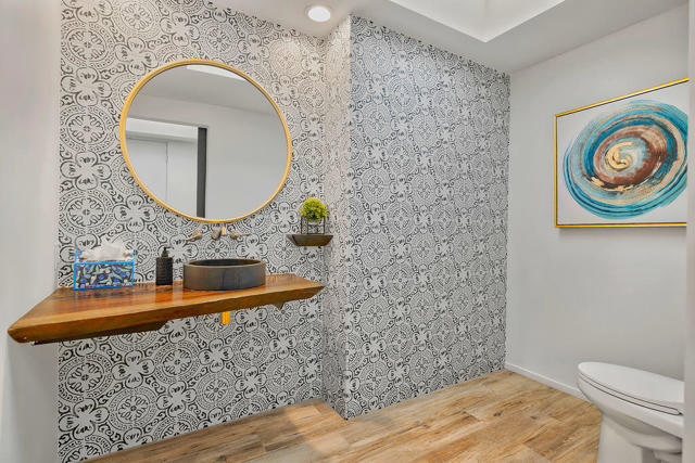 12 Sussex Court, Rancho Mirage CA: https://media.crmls.org/mediaz/33070307-4a5b-405f-867b-adc3d06484c1.jpg