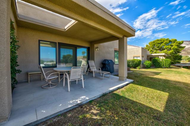 72516 Sandstone Lane, Palm Desert CA: https://media.crmls.org/mediaz/330746ce-e167-4a86-8b53-459633ee33dc.jpg