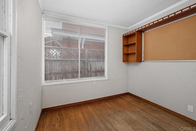 131 H Avenue, Coronado CA: https://media.crmls.org/mediaz/33086959-86b5-43aa-8bf3-6e8c56aa9055.jpg
