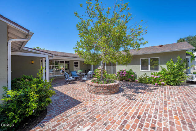 41 E Bonita Avenue, Sierra Madre CA: https://media.crmls.org/mediaz/33086f83-62db-4ac9-ae5f-ab015e1ca658.jpg