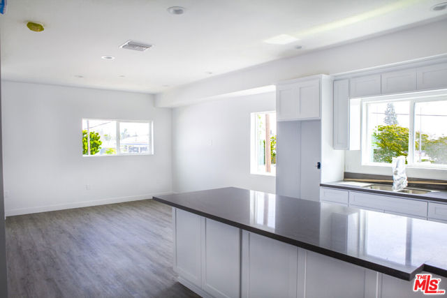 11503 S New Hampshire Avenue, Los Angeles CA: https://media.crmls.org/mediaz/33089e70-6022-48a4-9b62-bda551cd36fb.jpg