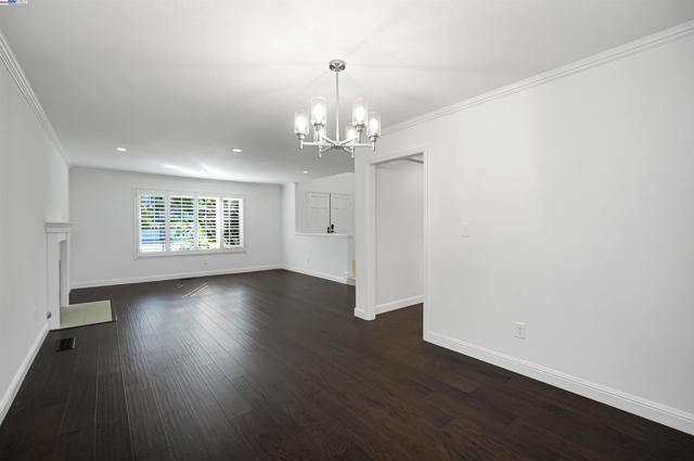 311 Andros Dr, San Ramon CA: https://media.crmls.org/mediaz/3308b537-f5ad-427d-a91d-e404cb9a0300.jpg