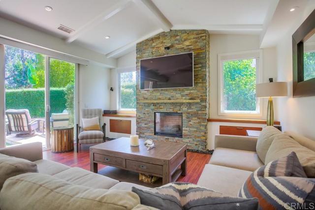 Detail Gallery Image 9 of 55 For 907 Poppy Lane, Carlsbad,  CA 92011 - 4 Beds | 4 Baths
