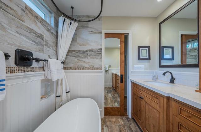 24 Pinehill Way, Monterey CA: https://media.crmls.org/mediaz/3309e5e1-7fd6-4fa6-a3dd-5012193bd36b.jpg