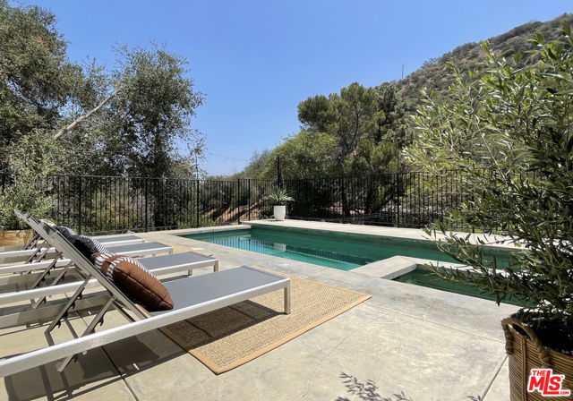 8569 Lookout Mountain Ave, Los Angeles, CA 90046