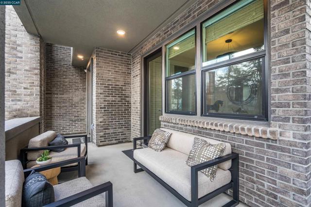 202 Stone Pine Terraces, Sunnyvale CA: https://media.crmls.org/mediaz/330a1e69-3ee3-4029-908d-f495b15a850b.jpg