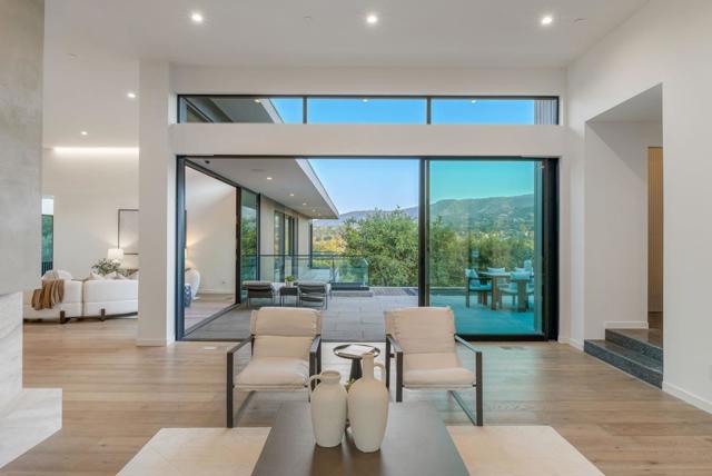 25251 La Rena Lane, Los Altos Hills CA: https://media.crmls.org/mediaz/330a67e5-91d1-4668-9778-726c50b90125.jpg