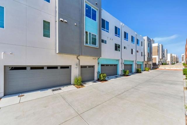 111 Llano De Los Robles Avenue, San Jose CA: https://media.crmls.org/mediaz/330a9fed-f785-49e5-b678-559a0b198073.jpg