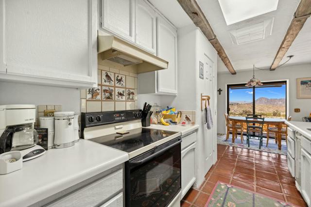 48600 Coyote Road, Palm Desert CA: https://media.crmls.org/mediaz/330afa0b-8438-466d-931c-45fdae6aad2e.jpg