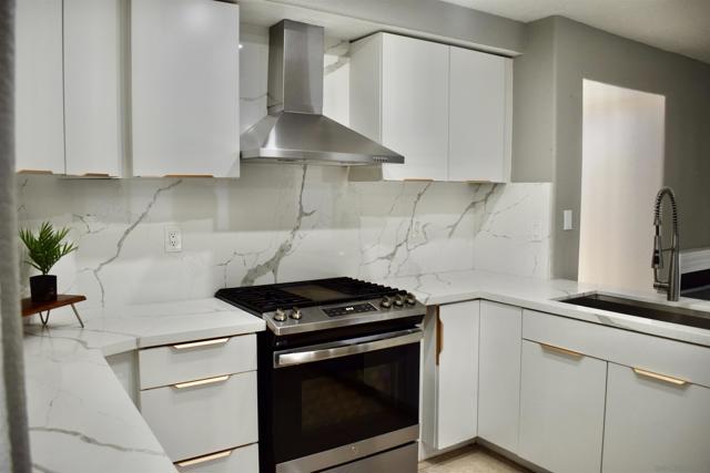 2206 Luz Way, Oceanside CA: https://media.crmls.org/mediaz/330b2f2b-a38e-4502-8f4b-9e2b5e4095f8.jpg