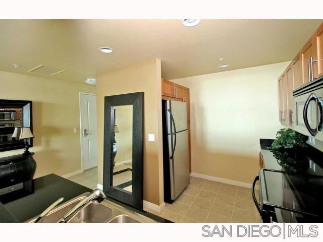 253 10Th Ave, San Diego CA: https://media.crmls.org/mediaz/330b8d47-9cc3-4682-a97d-a64a38b43722.jpg