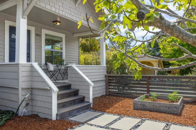 900 35th Avenue, Santa Cruz CA: https://media.crmls.org/mediaz/330bcc6e-abf2-41e9-acb3-2a9905381e02.jpg