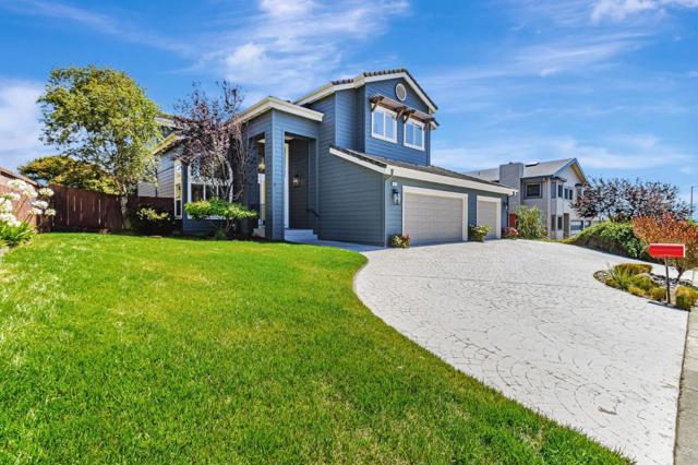 515 Silver Avenue, Half Moon Bay CA: https://media.crmls.org/mediaz/330be2df-ec0e-4d98-b896-cf36d859d75c.jpg