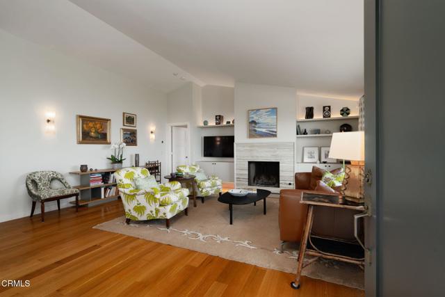 960 Roble Lane, Santa Barbara CA: https://media.crmls.org/mediaz/330c076a-7324-4ca0-b388-06af02999176.jpg