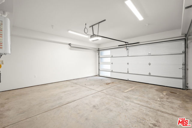 1202 N Orange, West Hollywood CA: https://media.crmls.org/mediaz/330cb79e-10ed-4e88-bd4a-40a49adce58d.jpg