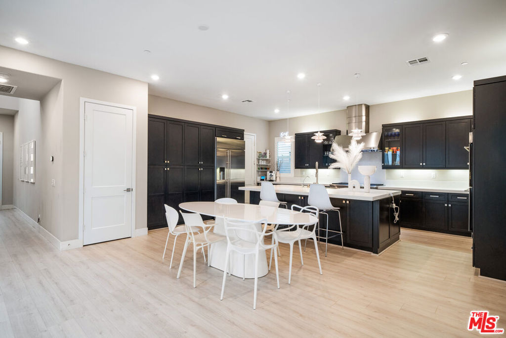 330d145c 7bb5 49b7 92bd 9a34408595b1