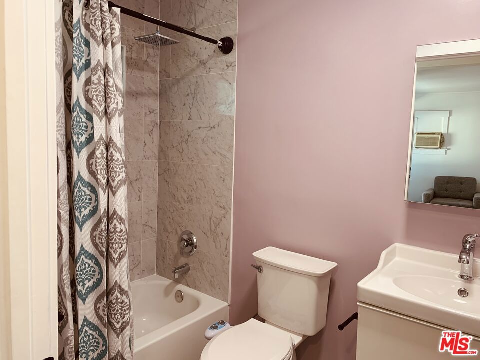 https://media.crmls.org/mediaz/330d6fc0-d5e6-4df5-bd37-197c899707ec.jpg?preset=X-Large