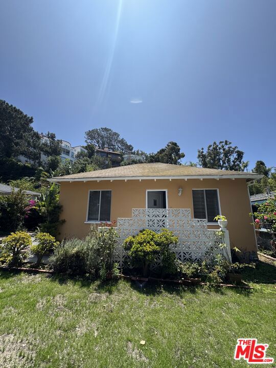 Drew Fenton | 368 Entrada Drive Santa Monica CA | MLS: 7332198