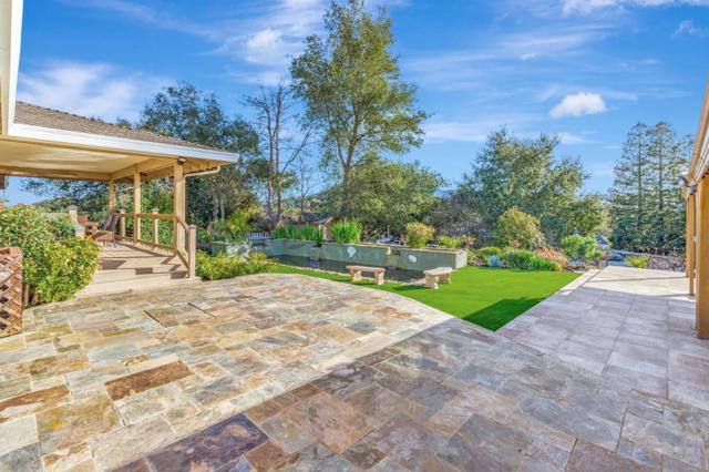 10260 Lucky Court, Gilroy CA: https://media.crmls.org/mediaz/330e0452-2a48-4b3b-a527-78bdedb7e05c.jpg