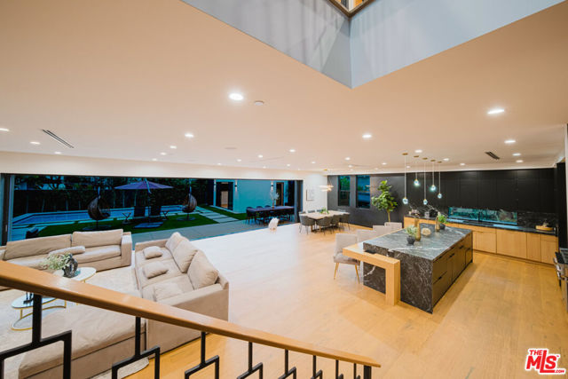 5141 Varna Avenue, Sherman Oaks CA: https://media.crmls.org/mediaz/330eea37-baa3-4bdb-8003-d8bab6b1e676.jpg
