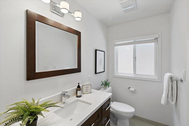 539 Los Ninos Way, Los Altos CA: https://media.crmls.org/mediaz/330f36b1-f6b2-44b9-9f10-d1c4bfd7f991.jpg