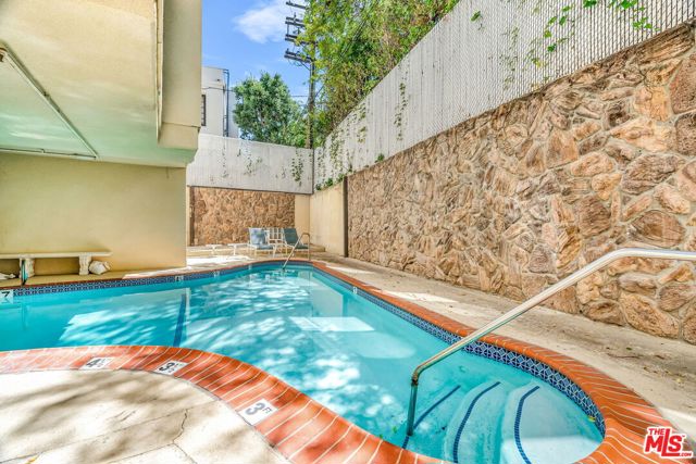 14106 Dickens Street, Sherman Oaks CA: https://media.crmls.org/mediaz/33108598-83f3-43c9-9b6e-1189c20cea86.jpg