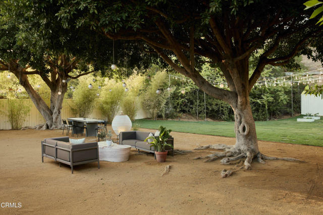 Detail Gallery Image 33 of 38 For 4781 Round Top Dr, Los Angeles,  CA 90065 - 4 Beds | 2 Baths