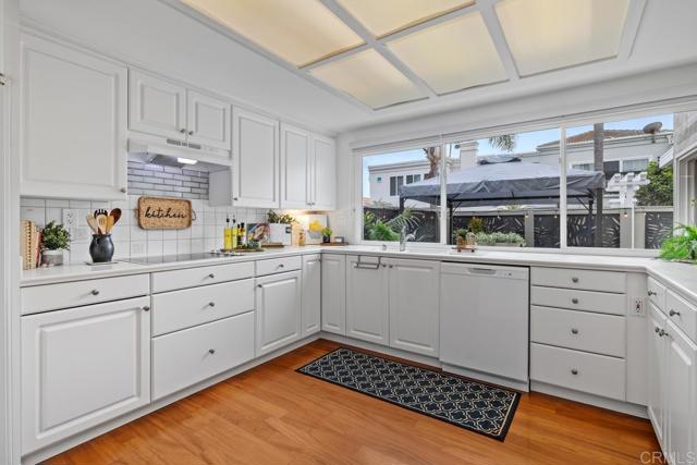 Detail Gallery Image 11 of 40 For 69 Half Moon Bend, Coronado,  CA 92118 - 3 Beds | 3/1 Baths