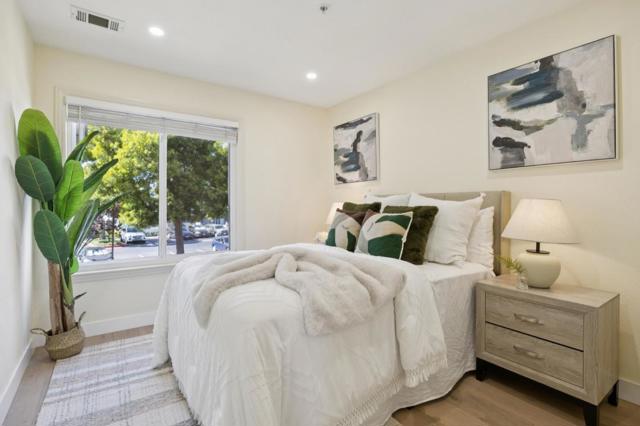 2309 Vista Del Mar, San Mateo CA: https://media.crmls.org/mediaz/33111dc7-cbed-4896-b044-7586eb6bca1f.jpg