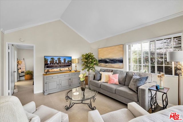 2700 Lawrence Crossley Road #83, Palm Springs, CA 92264