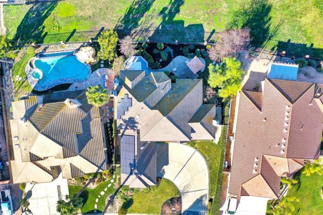 5771 Gateway Ct, Discovery Bay CA: https://media.crmls.org/mediaz/33126856-551c-41c3-a168-5e487bcc0194.jpg