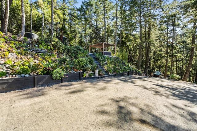 200 S Ranch Road, Pescadero CA: https://media.crmls.org/mediaz/331420fa-3cf4-435f-83db-5c7b2151b257.jpg