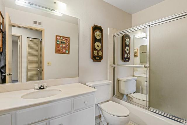 76739 Oklahoma Avenue, Palm Desert CA: https://media.crmls.org/mediaz/33143134-c967-40a2-8efb-25a05af0c390.jpg