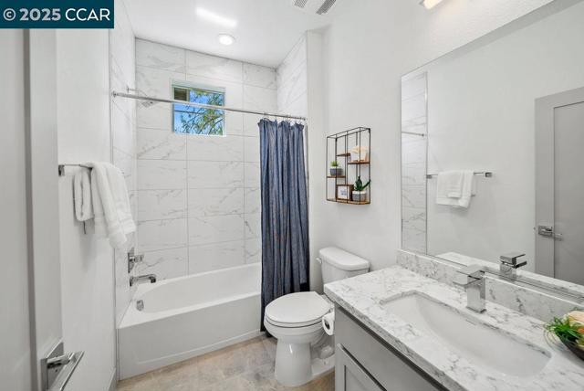 44 Analisa Ln, Walnut Creek CA: https://media.crmls.org/mediaz/3314984e-3e40-46de-81d9-2ea0dd711a73.jpg