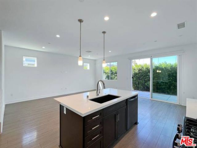 7105 TAMPA Avenue, Reseda CA: https://media.crmls.org/mediaz/3314ce2e-7a9e-494d-a61a-932e606e5b84.jpg